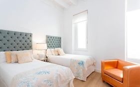 Genteel Home Julio César